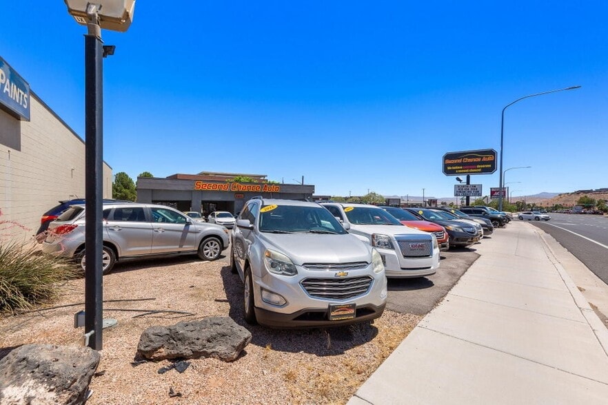 More Photos Of 222 N Bluff St, St George General Retail For Sale