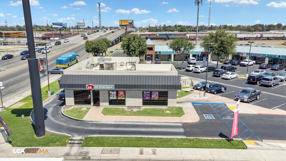 More Photos Of 1220 Oak St, Bakersfield Freestanding For Sale