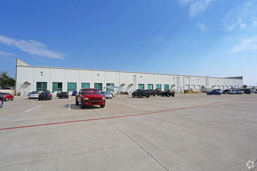 More Photos Of 9825 Spectrum Dr, Austin Light Distribution For Lease