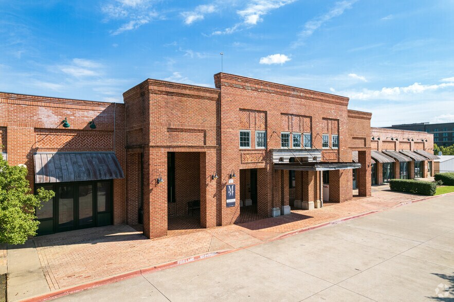 More Photos Of 611 S Main St, Grapevine Office For Lease