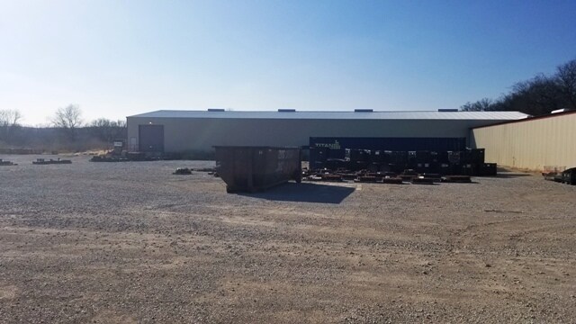 More Photos Of 1750 US-77, Davis Manufacturing For Lease