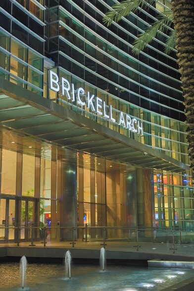 More Photos Of 1395 Brickell Ave, Miami Office Residential For Lease