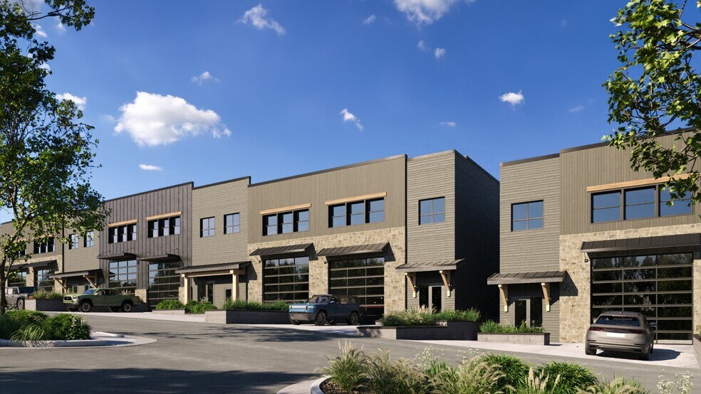 More Photos Of 5852 Queens Gdn rd, Mountain Green Showroom For Sale