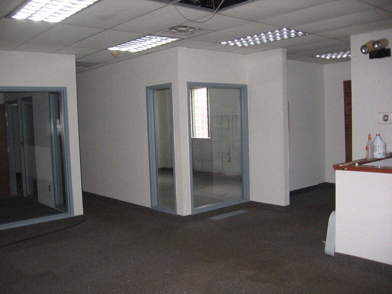 More Photos Of 4209-4221 Pearl Rd, Cleveland General Retail For Lease