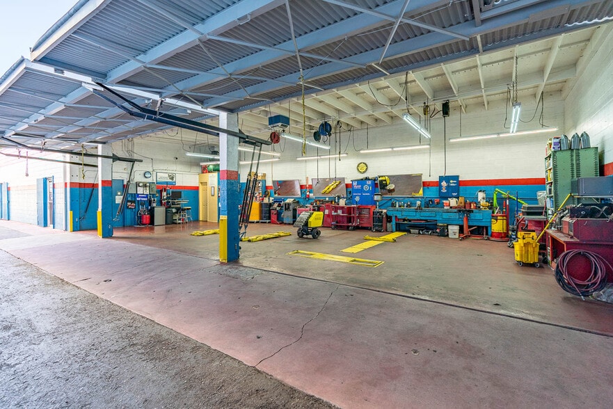 More Photos Of 15348 San Fernando Mission Blvd, Mission Hills Auto Repair For Sale