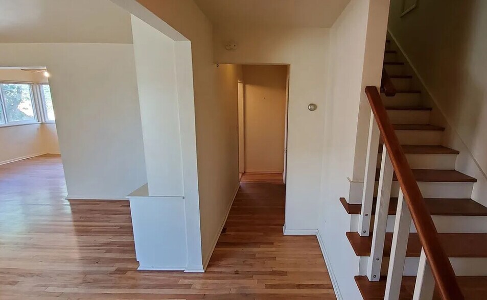 More Photos Of 300 W 4th St, The Dalles Apartments For Sale