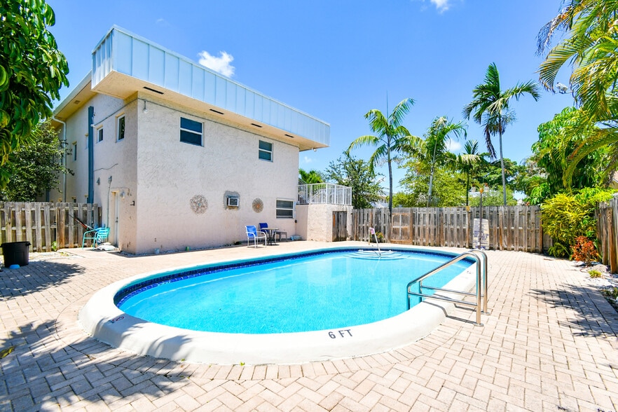 More Photos Of 900-902 SE 1st St, Pompano Beach Apartments For Sale