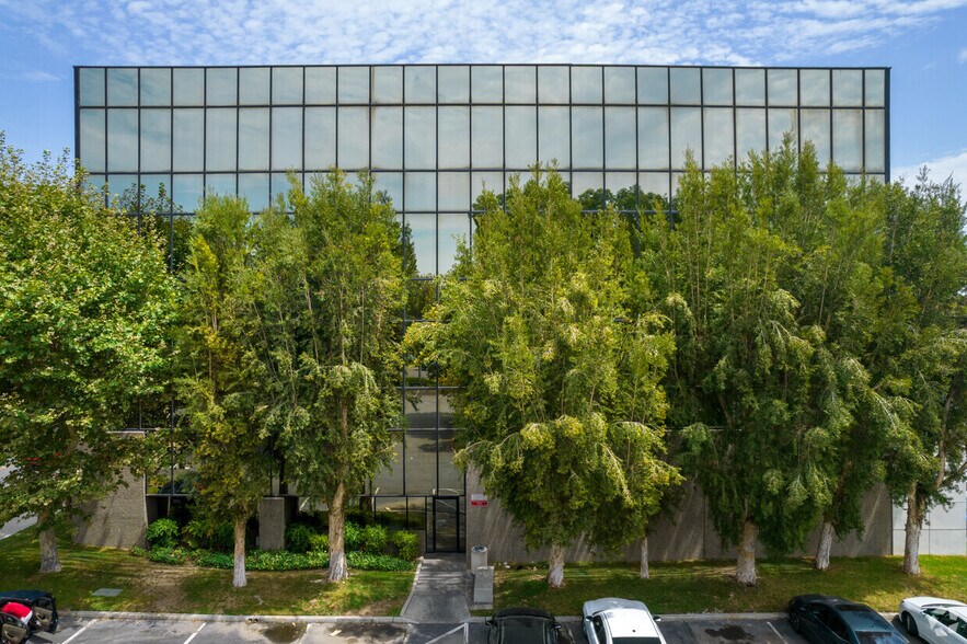 More Photos Of 337 N Vineyard Ave, Ontario Office Residential For Lease