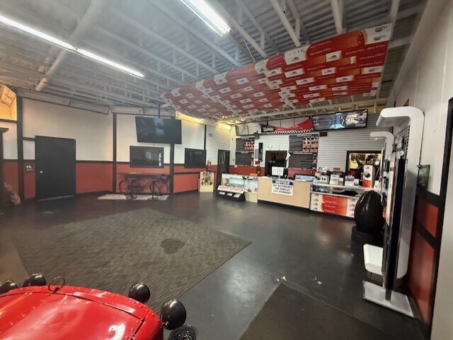 More Photos Of 644 Maguire Rd, Ocoee Freestanding For Lease