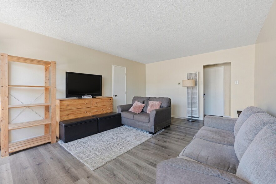 More Photos Of 810 Acacia Ave, Oceanside Apartments For Sale