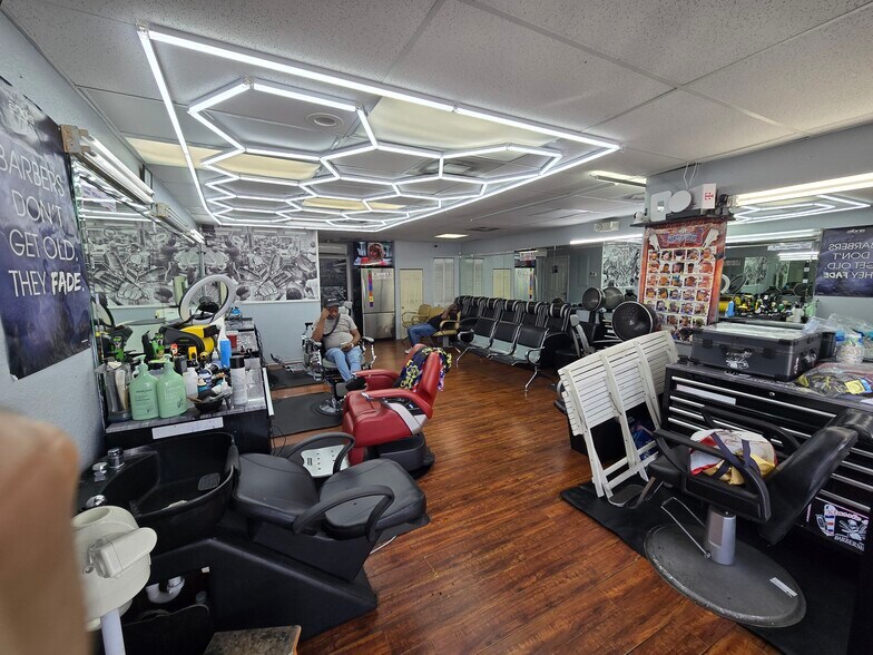 More Photos Of 2510 NW 19th St, Fort Lauderdale Freestanding For Sale