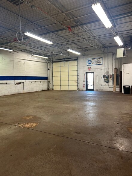 More Photos Of 7150 Hart St, Mentor Flex For Lease
