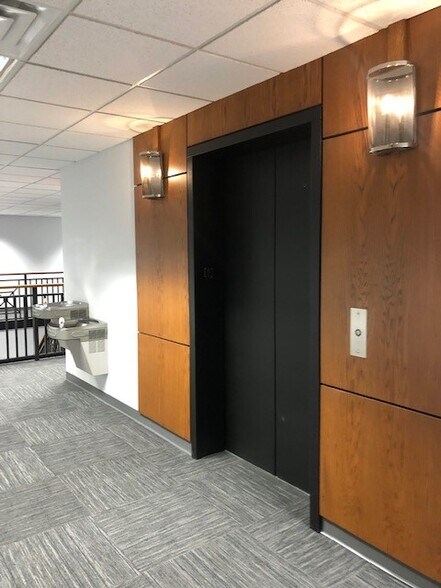 More Photos Of 2985 S Ridge Rd, Green Bay Medical For Lease