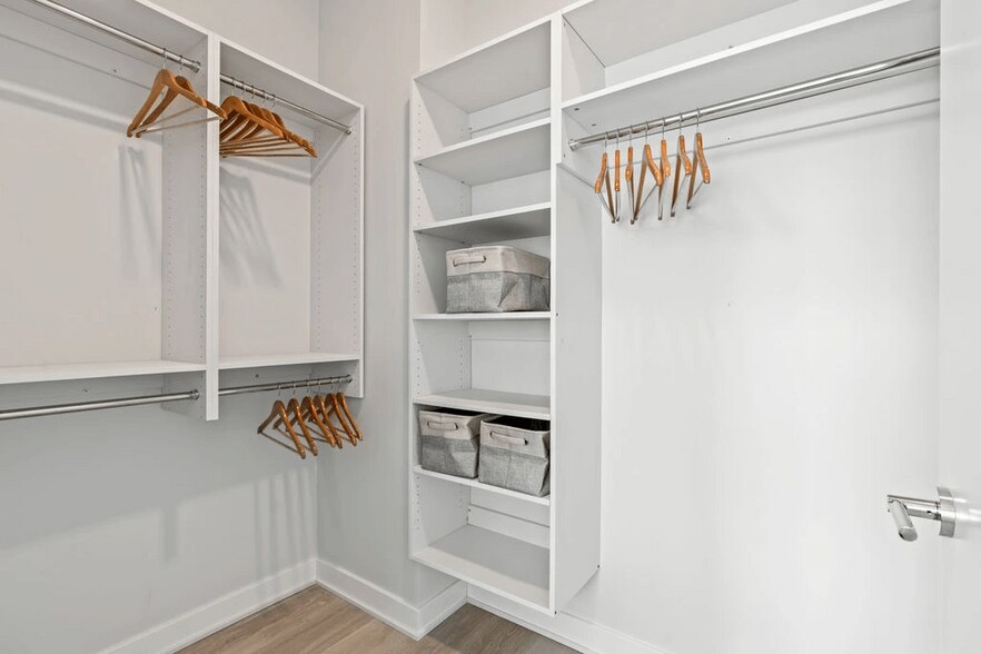 More Photos Of 730 N Milwaukee Ave, Chicago Apartments For Lease