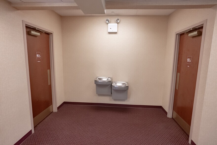 More Photos Of 253 E Washington St, New Castle Office For Lease