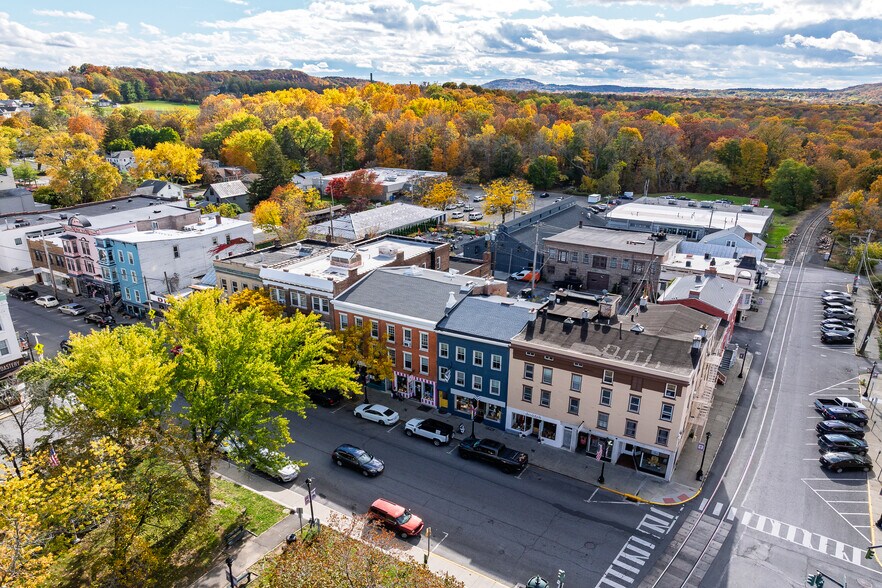 More Photos Of 705 Warren St, Hudson Storefront Retail Residential For Sale