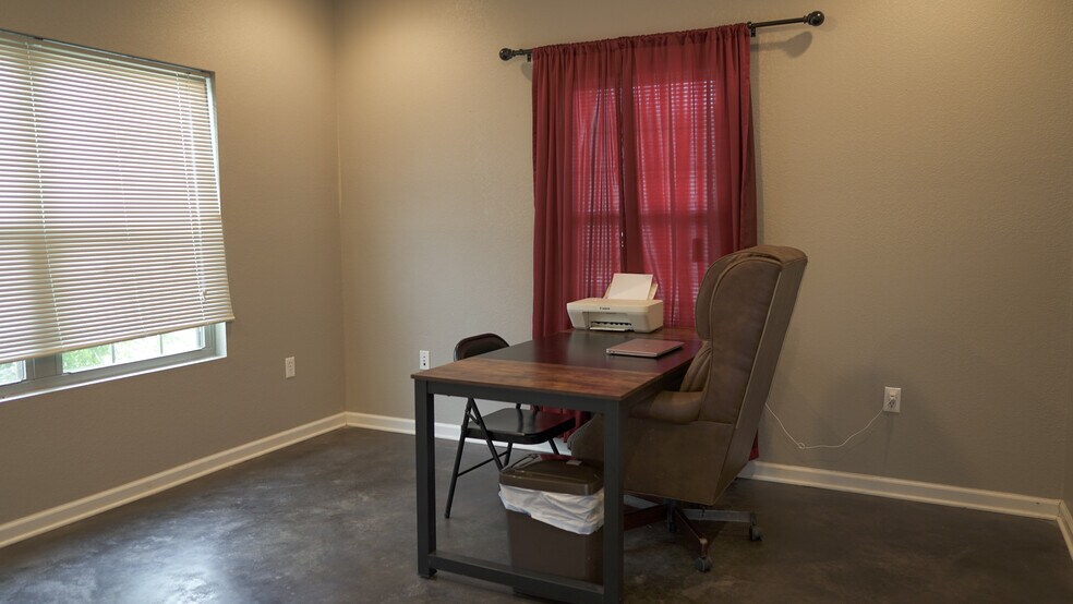 More Photos Of 2500 Ridgeland Cir, Pocahontas Apartments For Sale