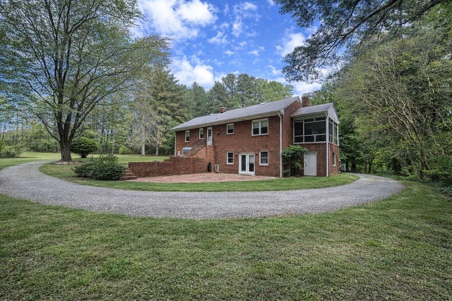 More Photos Of 7999 Fast Ln, Mechanicsville Apartments For Sale