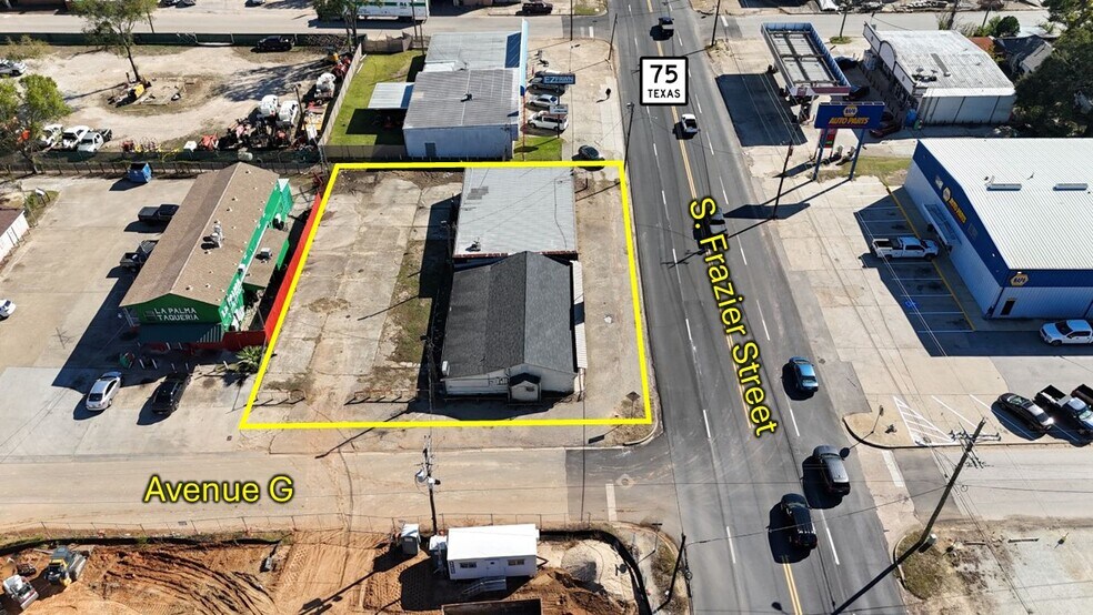 More Photos Of 200 S Frazier St, Conroe Bar For Sale