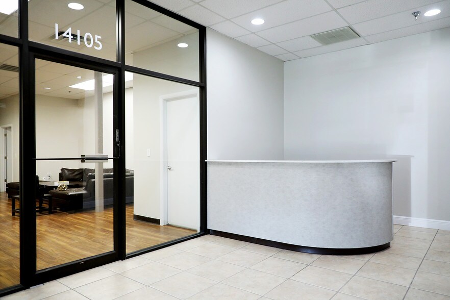 More Photos Of 14101-14105 Mccormick Dr, Tampa Light Manufacturing For Lease