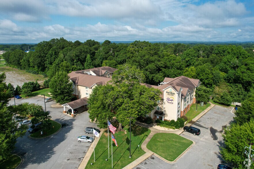 More Photos Of 3662 Victory Dr, Columbus Hotel For Sale