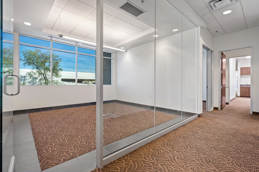 More Photos Of 13847 N Northsight Blvd, Scottsdale Office For Lease