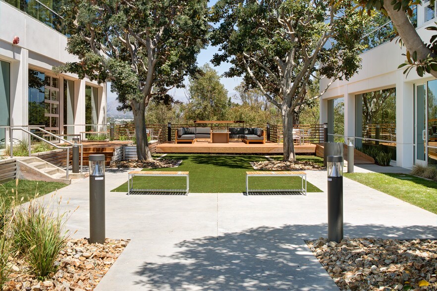 More Photos Of 23332 Mill Creek Dr, Laguna Hills Office For Lease