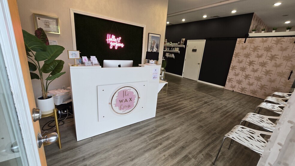 More Photos Of 7527-7573 Ulmerton Rd, Largo Office For Lease