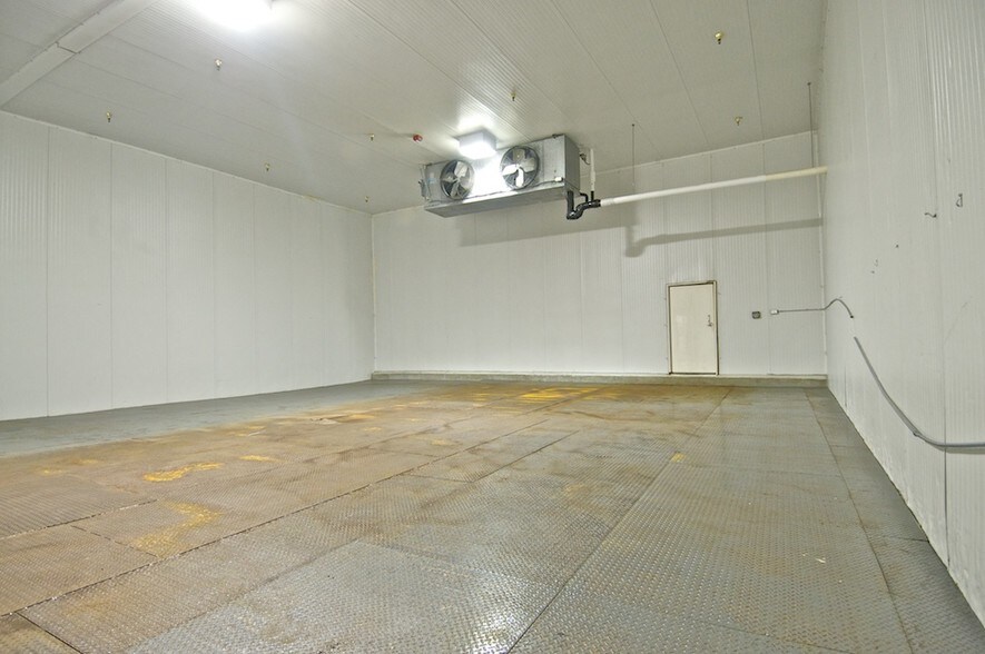 More Photos Of 81 Ingell St, Taunton Refrigeration Cold Storage For Sale