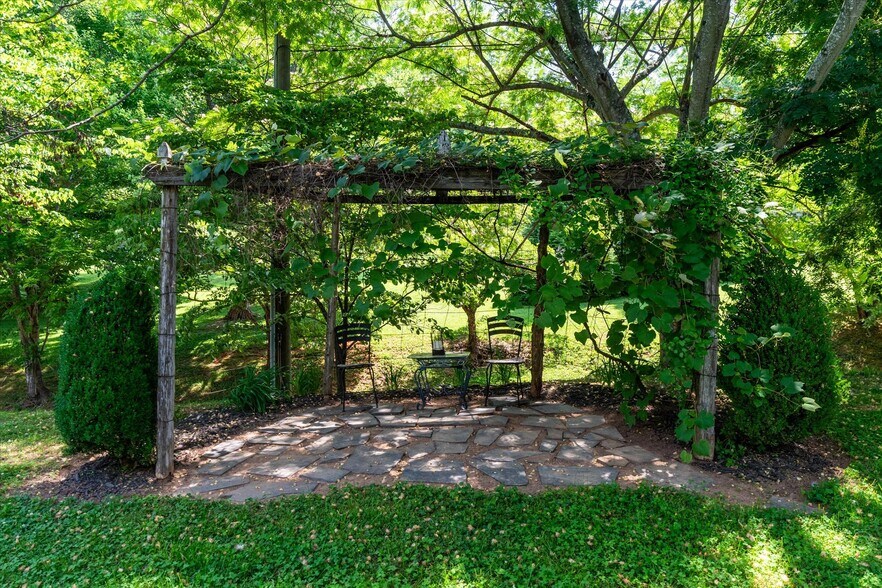 More Photos Of 252 David Bruce Ave, Charlotte Court House Hospitality For Sale