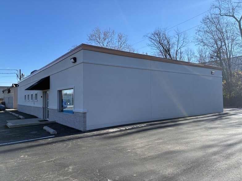 More Photos Of 178 Lancaster Ave, Malvern Storefront For Lease