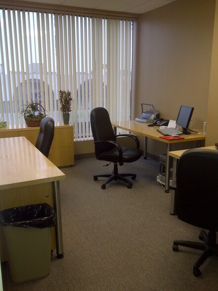 More Photos Of 4000 Steeles Ave W, Vaughan Office For Sale
