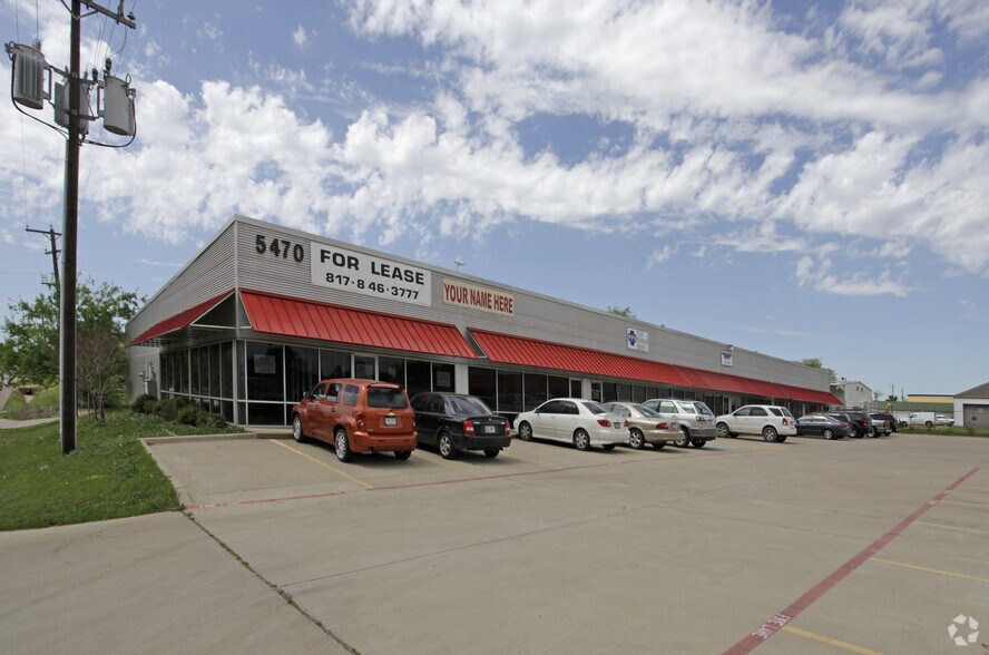 More Photos Of 5460 E Loop 820 S, Fort Worth Showroom For Lease