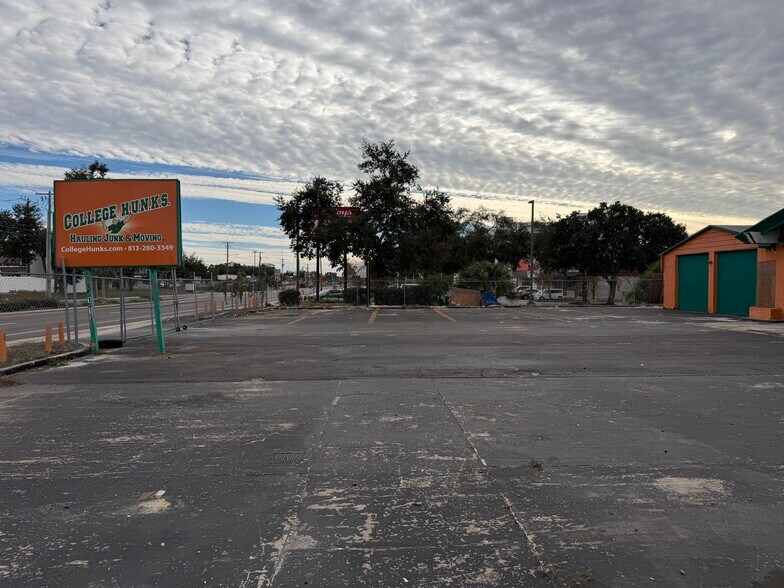 More Photos Of 10150 N Florida Ave, Tampa Auto Dealership For Lease