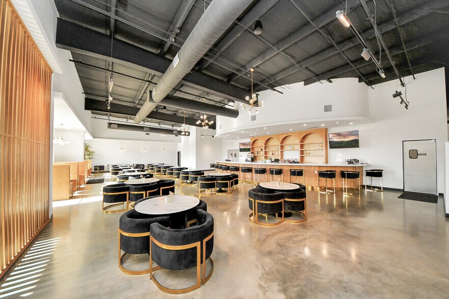 More Photos Of 30625 Kingsland Blvd, Brookshire Storefront For Sale