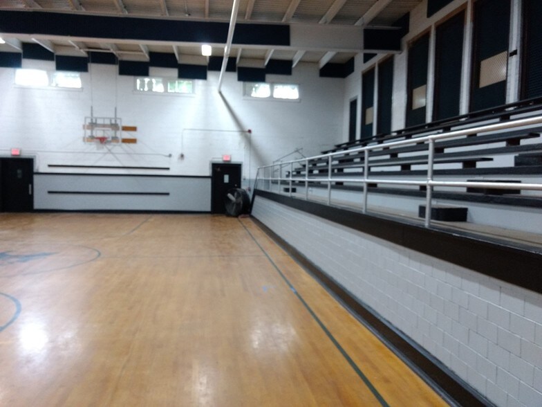 More Photos Of 130 Jackson St, Cement City Schools For Sale