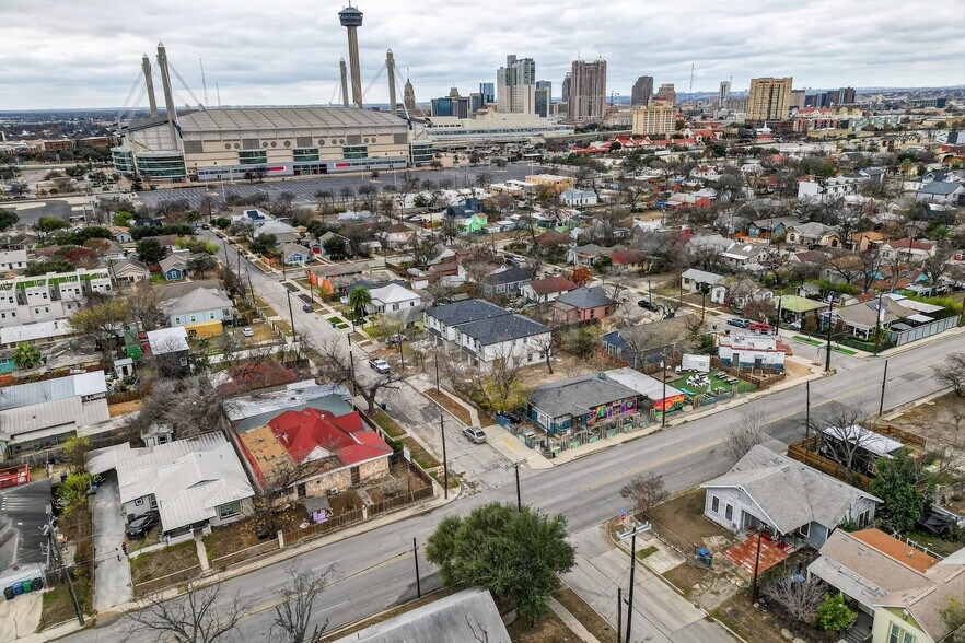 More Photos Of 525 Dakota St, San Antonio Multifamily For Sale