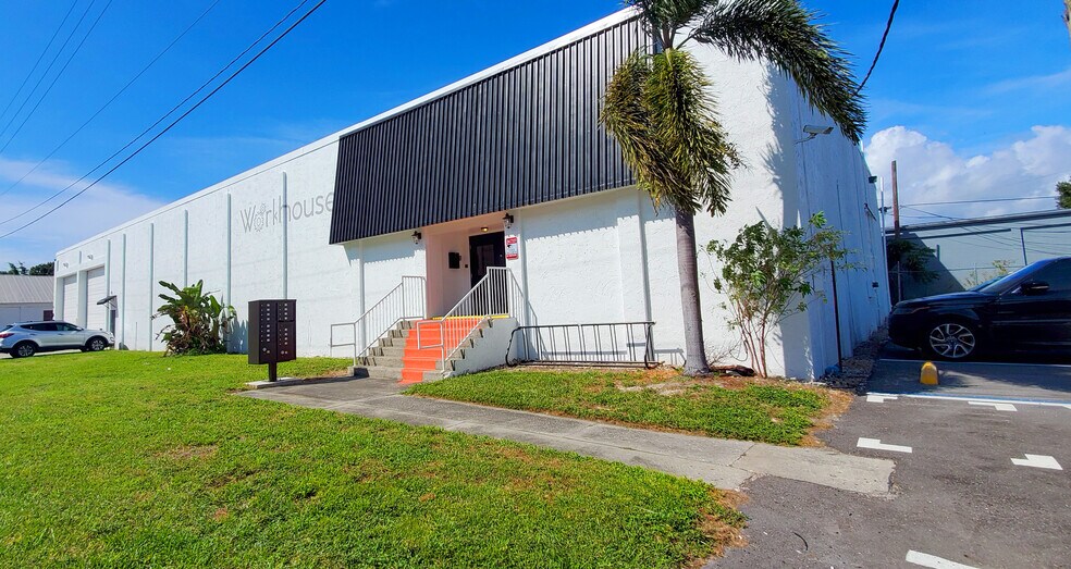 More Photos Of 1529 W North A St, Tampa Coworking Space