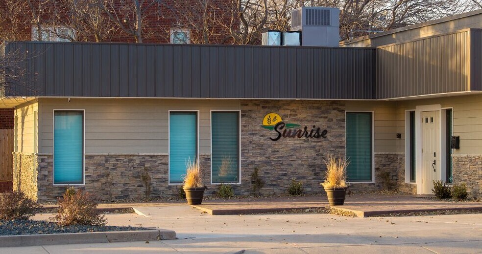 More Photos Of 201 E 11th St, Hays Office For Sale