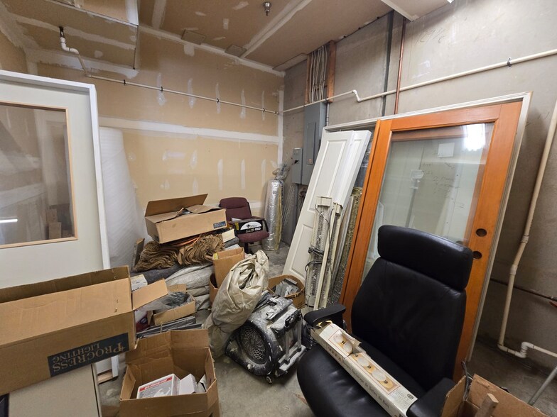 More Photos Of 17957 55th Ave, Surrey Warehouse For Sale