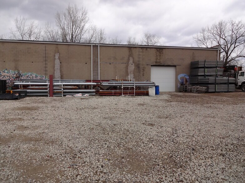 More Photos Of 1220 Bonham St, Columbus Industrial For Sale