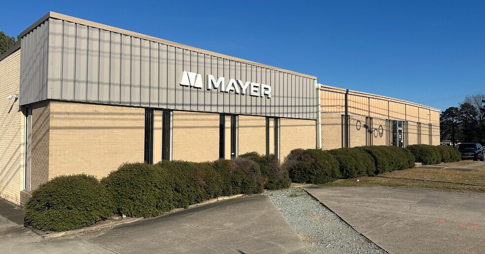 More Photos Of 3140 Hillsborough Rd, Durham Warehouse For Lease