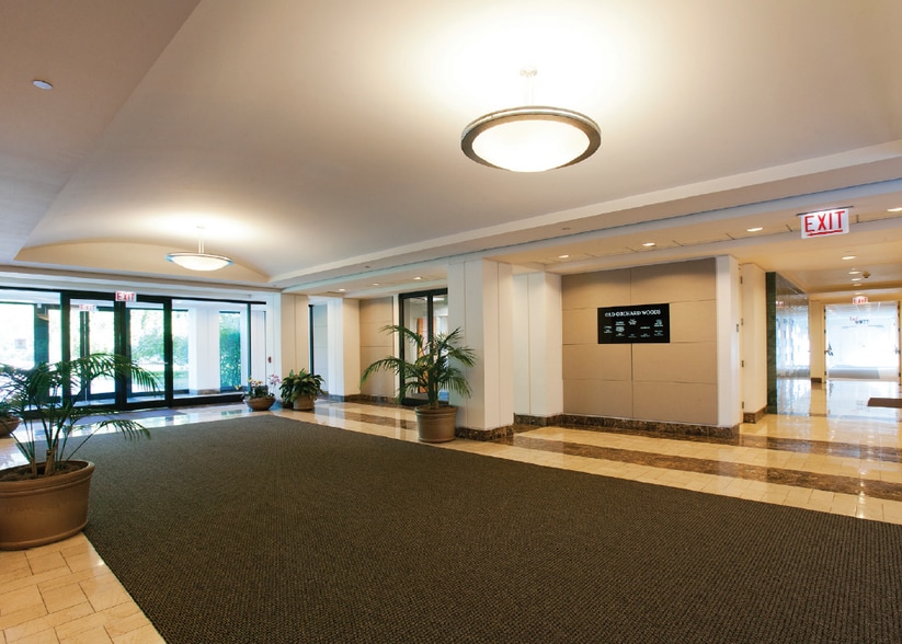 More Photos Of 9933 Woods Dr, Skokie Office For Lease