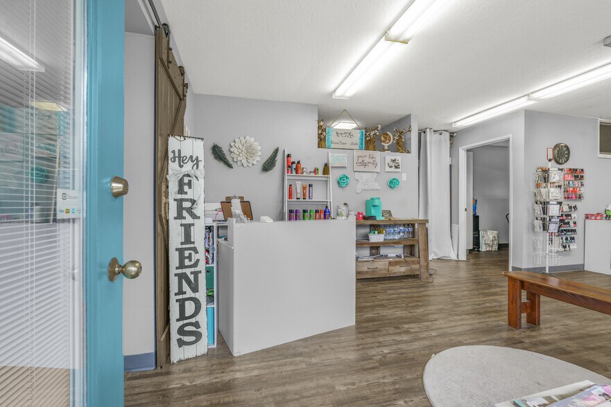 More Photos Of 118 Engle Ave, Molalla Storefront For Sale