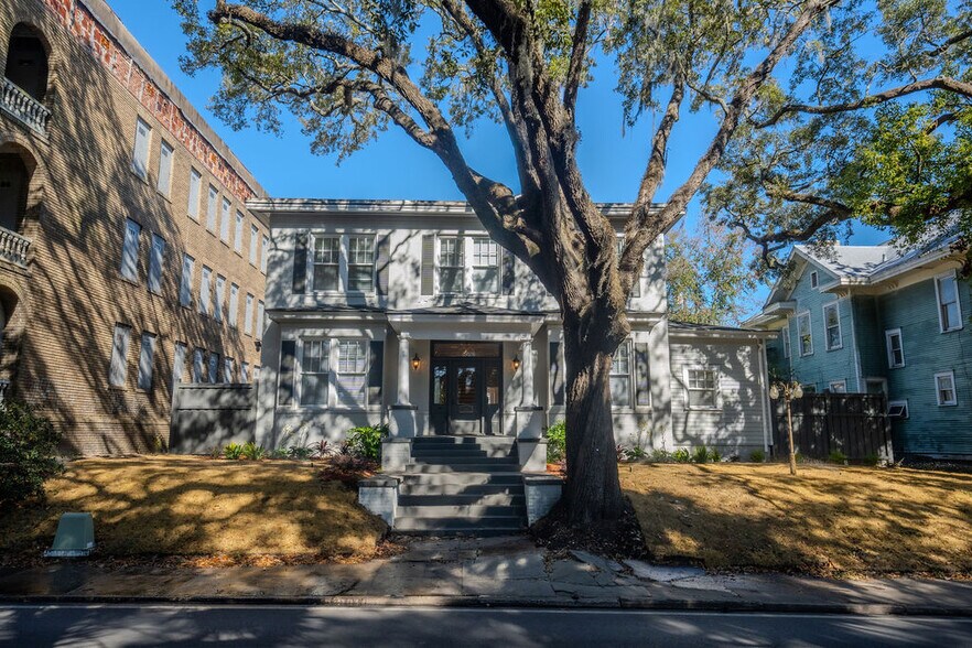 More Photos Of 306 E Victory Dr, Savannah Apartments For Sale
