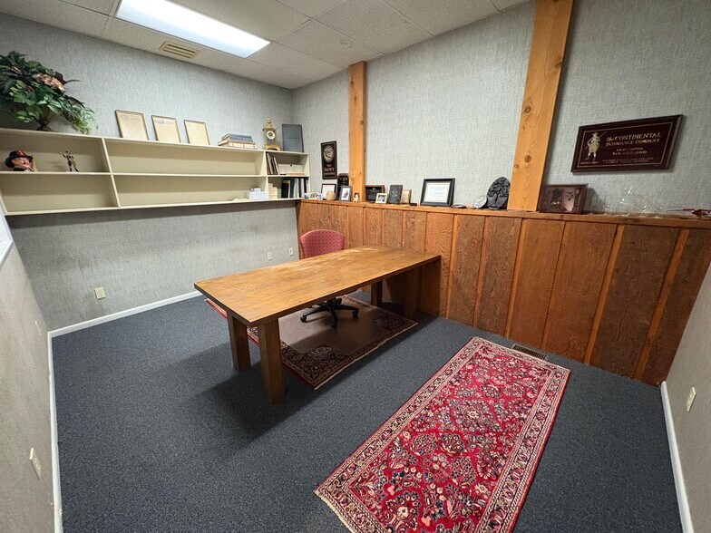 More Photos Of 109 Main st, Delphi Office For Lease