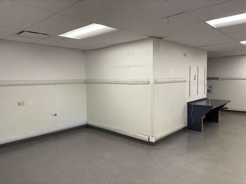 More Photos Of 11020 Flatlands Ave, Brooklyn Storefront For Lease