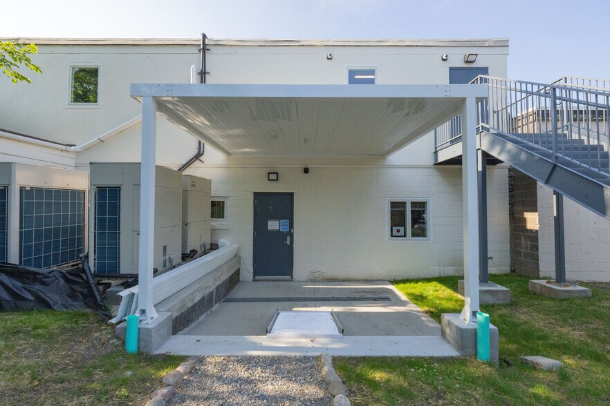 More Photos Of 75 E Central Ave, Pearl River Storefront For Sale