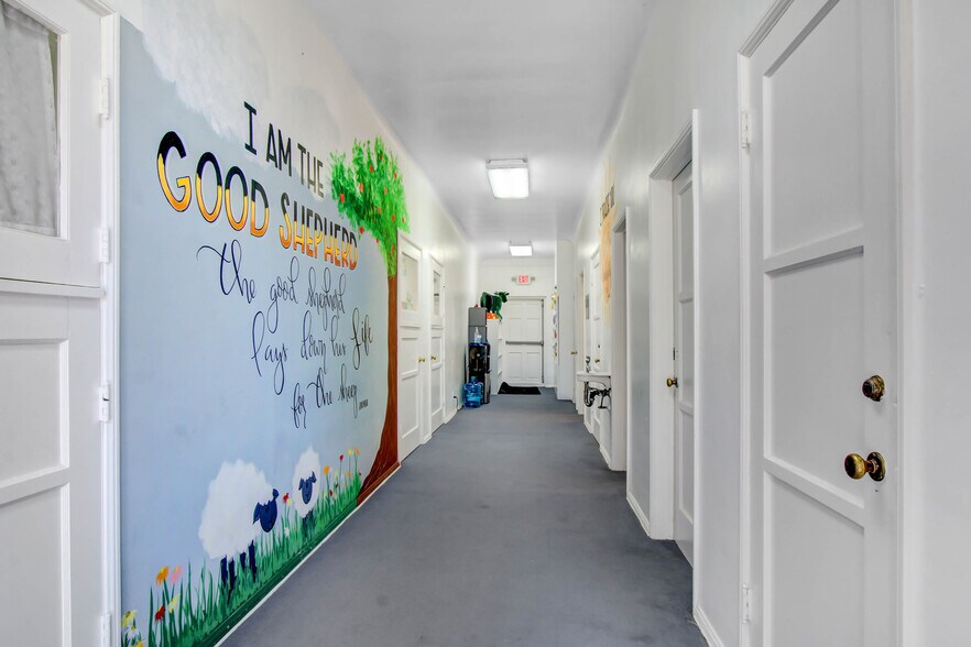 More Photos Of 724 S Glenoaks Blvd, Burbank Religious Facility For Sale