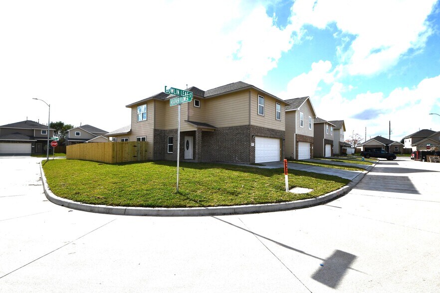 More Photos Of 2815 Bowlin Leaf Ln, Houston Multifamily For Sale